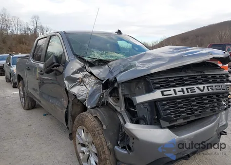 2020 Chevrolet Silverado 1500 4Wd Short Bed Custom z USA, uszkodzony, nr VIN 1GCPYBEK3LZ191443